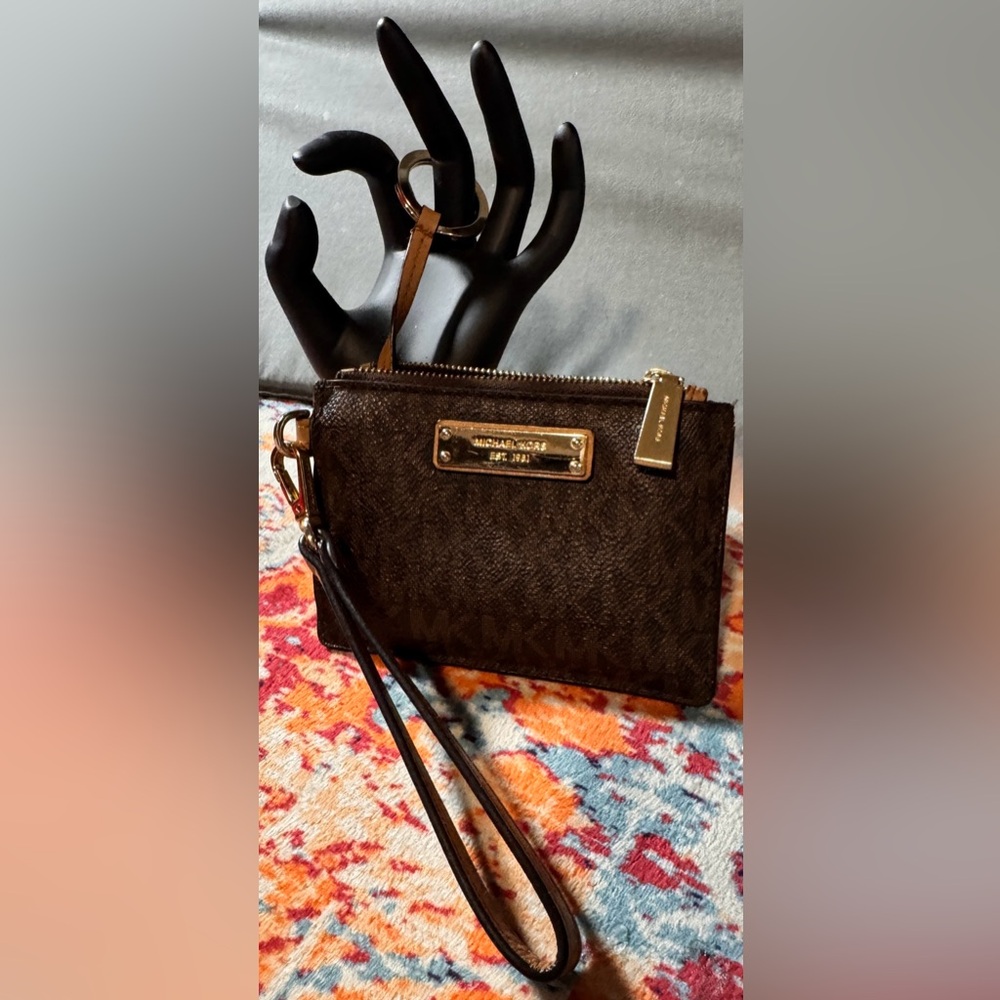 Michael Kors Jet Set Travel Coin Wristlet with ID Window Keychain Holder Wallet